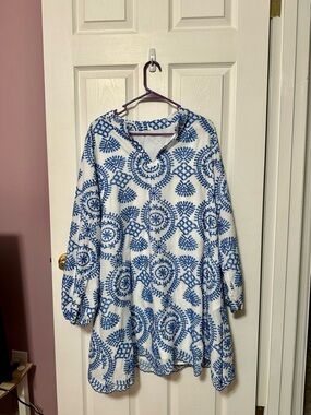 Boutique Dress NWOT Blue and White Embroidered Dress Size Large